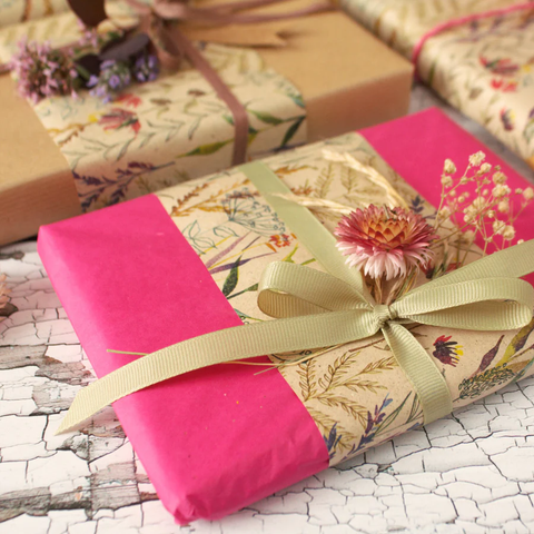 gift wrapping with fresh flowers