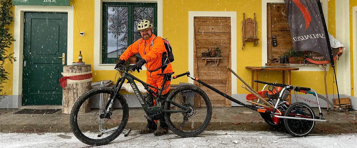 reacha Fahrradanhänger am E-Bike im Schnee