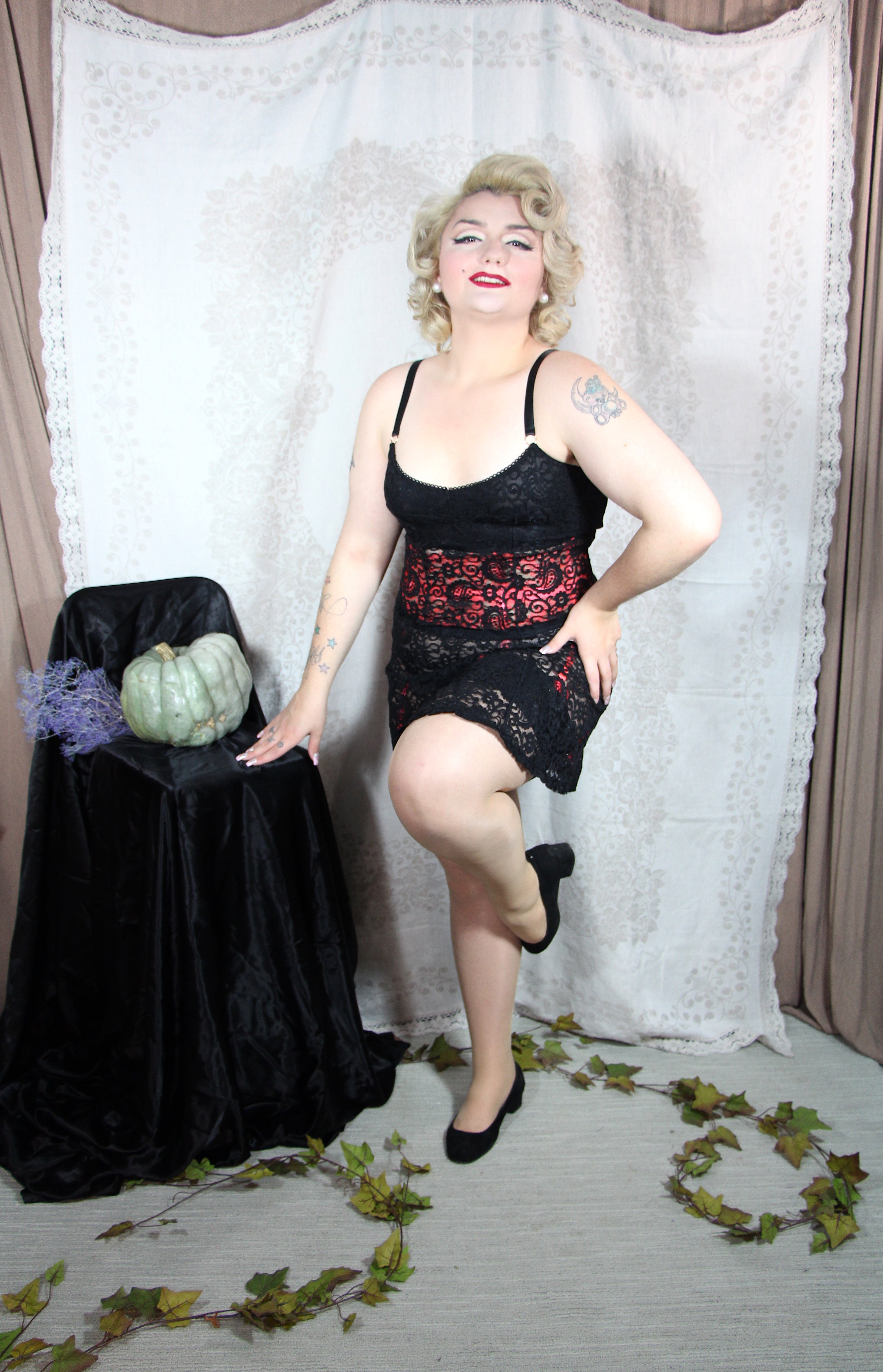 Black Lace Retro Chemise - size S (small fit)