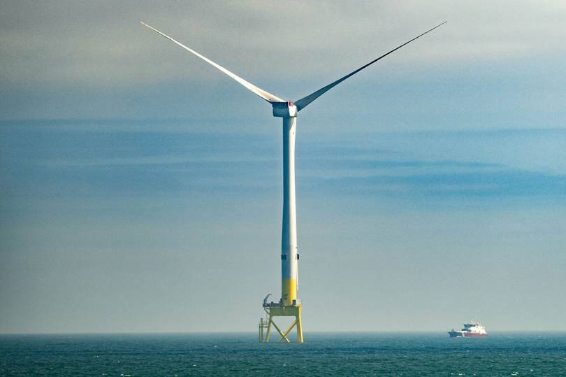 World's biggest wind turbines in UK renewable energy