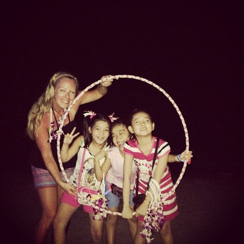 thai flower working girls with hoop