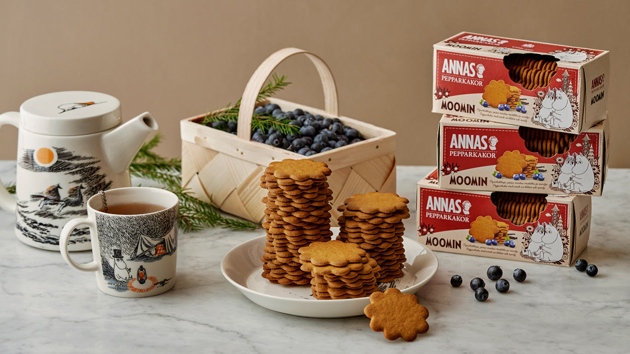 Moomin biscuits and tea set