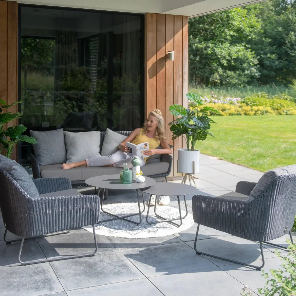 Product photograph of 4 Seasons Outdoor Avila 5 Seater Lounge Set from Olivia's