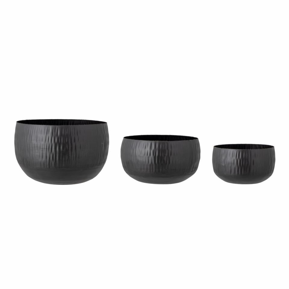 Product photograph of Bloomingville Outdoor Abisha Set Of 3 Iron Flowerpots In Black from Olivia's