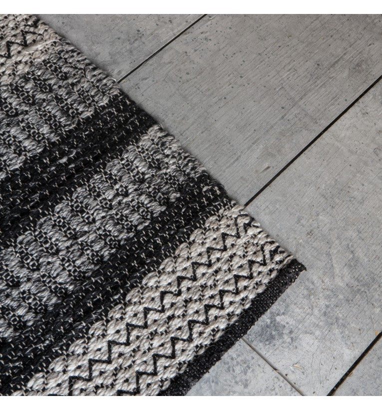 Product photograph of Gallery Interiors Utah Rug In Black Grey from Olivia's.