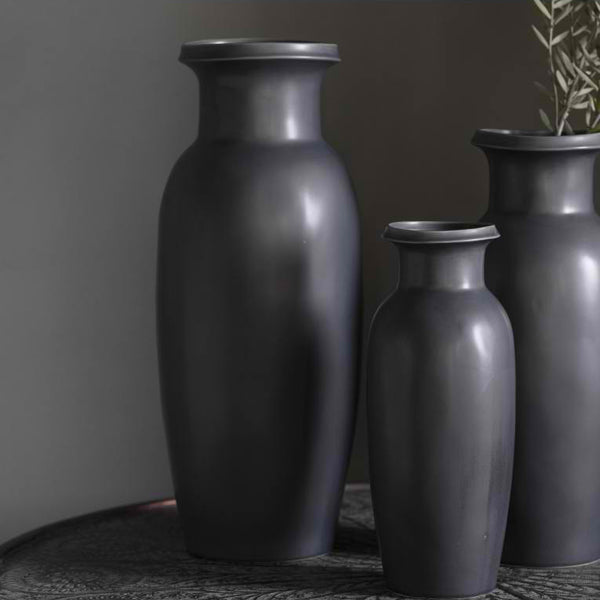 Gallery Interiors Sakida Vase Black Small