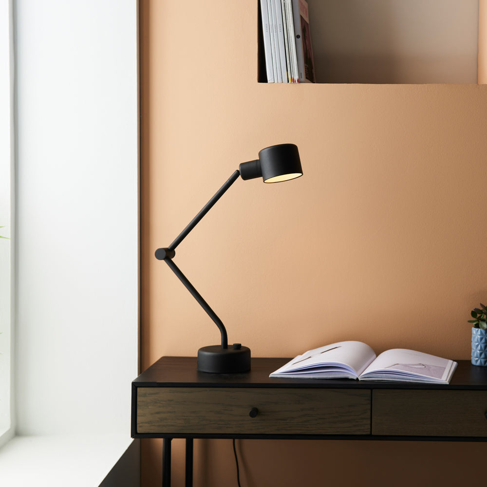 Olivias Faye Table Lamp In Black