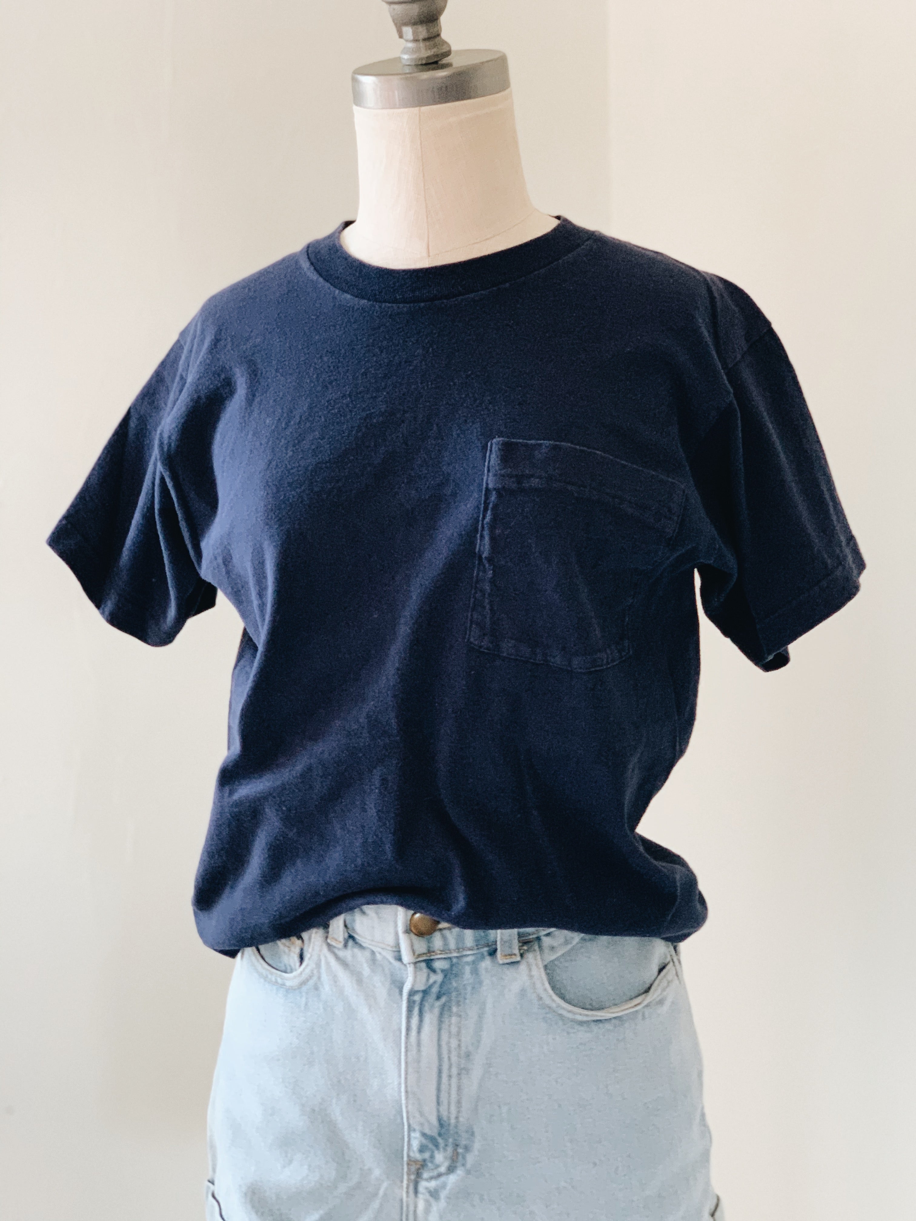 NAVY <BR> POCKETED TEE