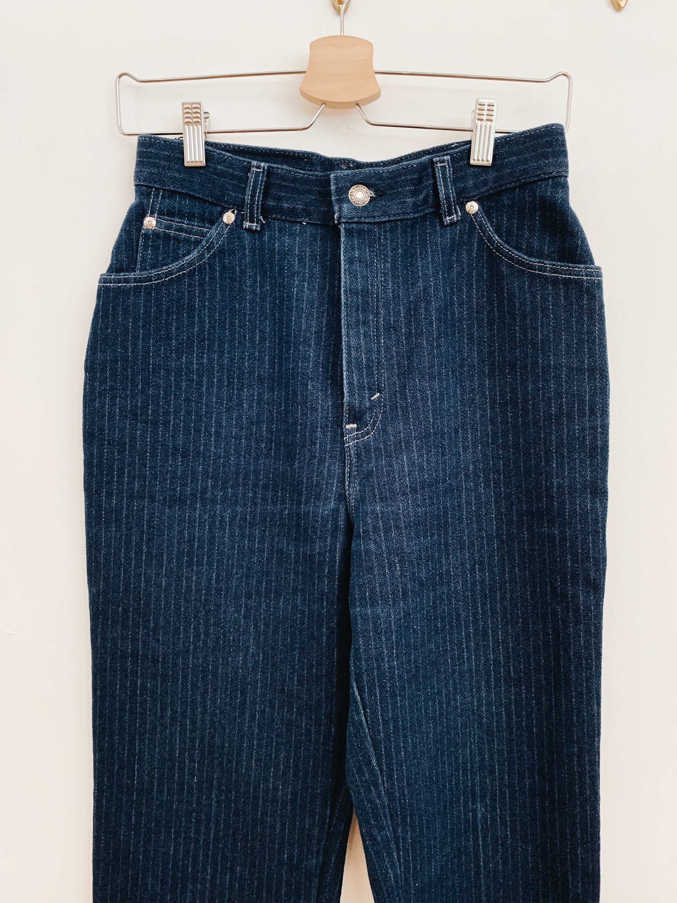 LEVI'S PINSTRIPE JEANS 28