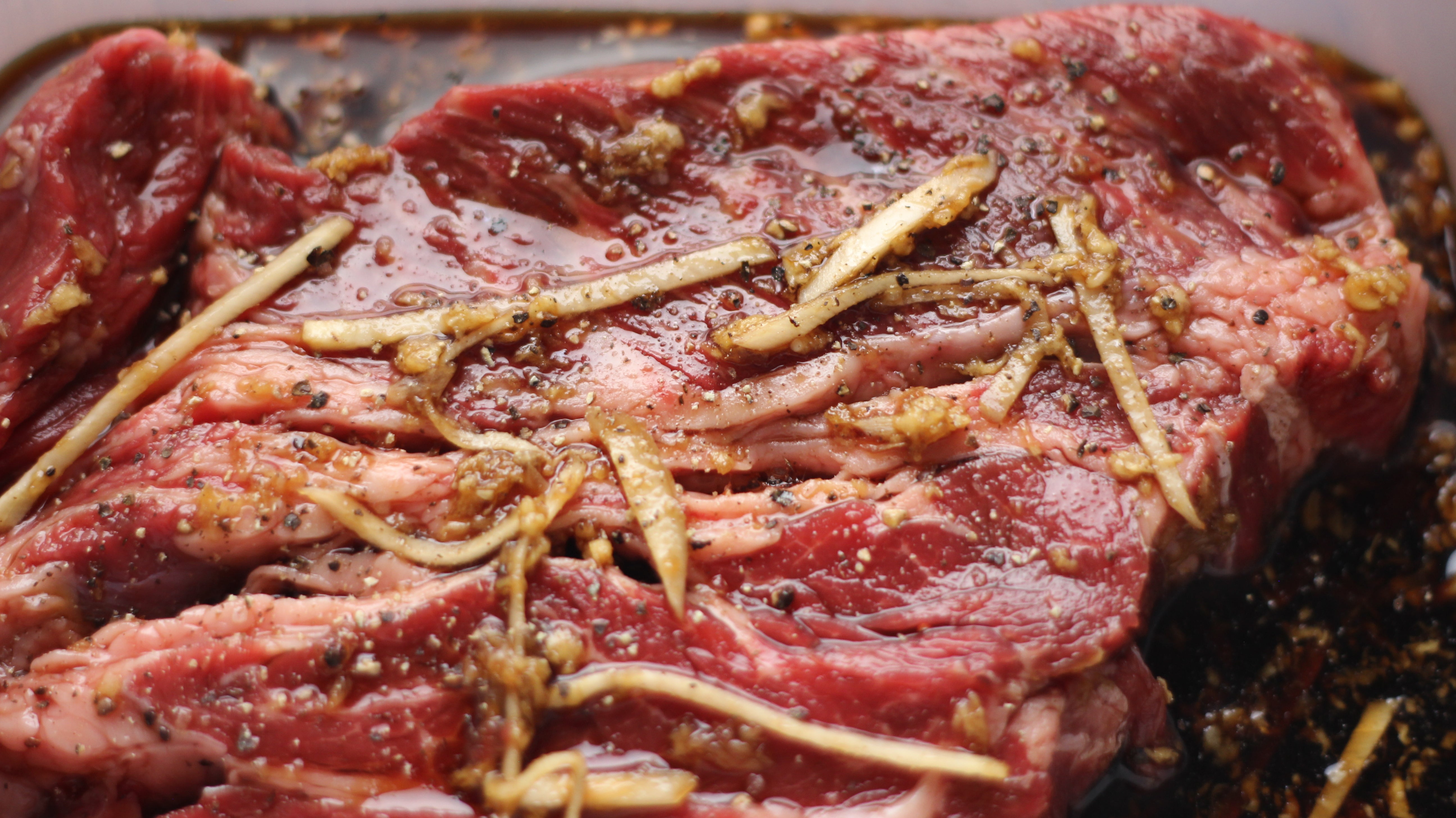 marinating prime beef steak