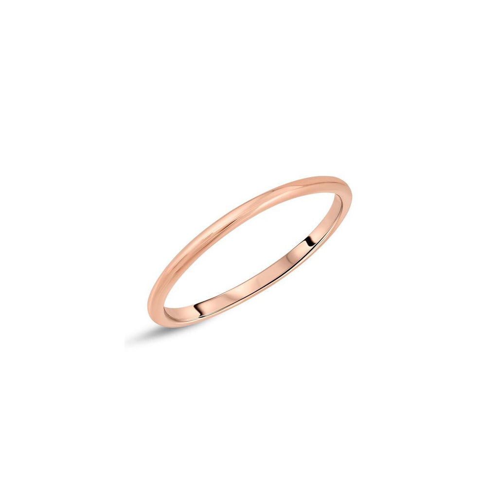 Minimalist and Dainty Gold Band Ring | LETRÉM