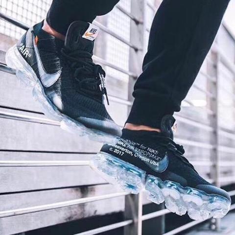 nike vapormax black with clear bottom