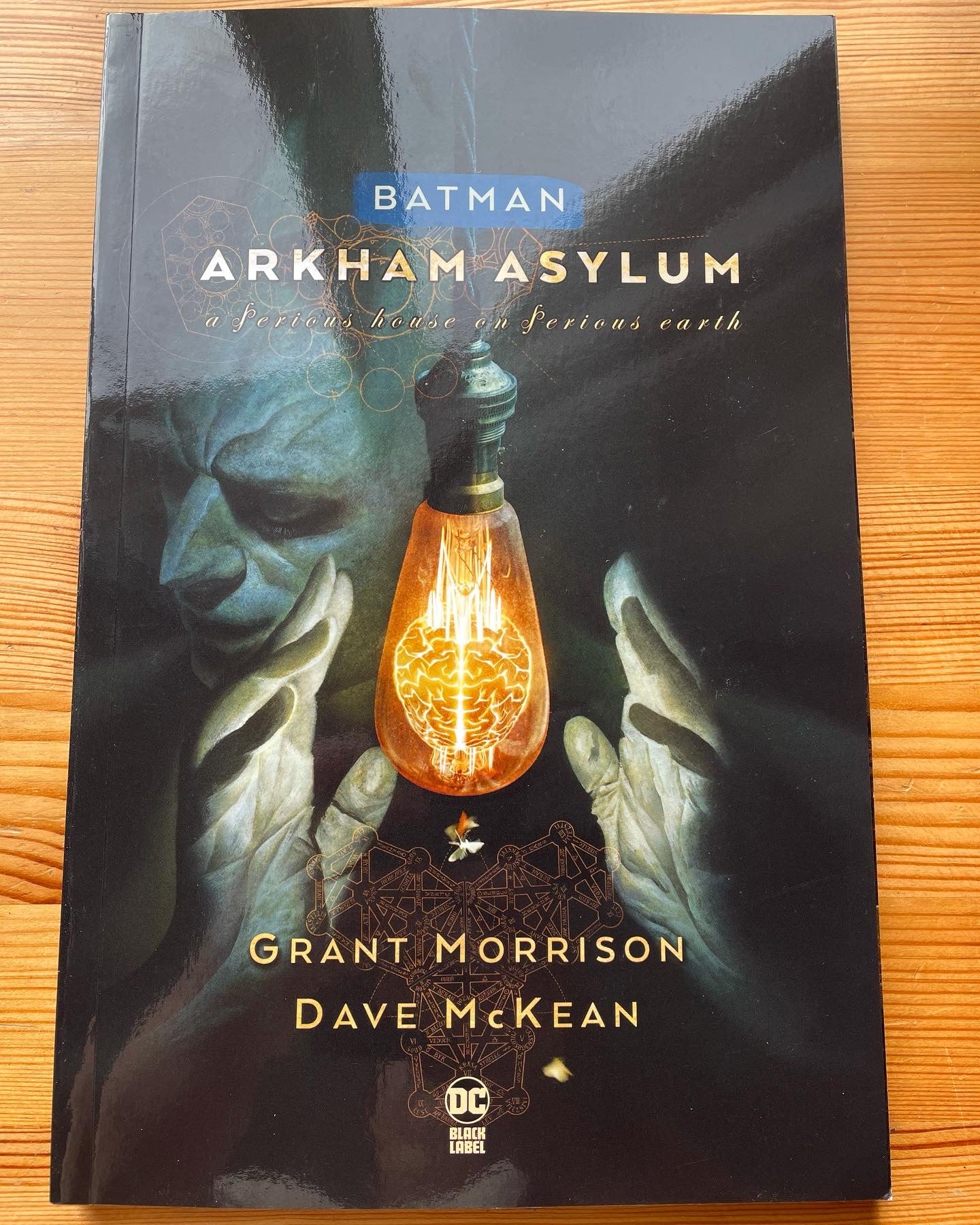 Batman - Arkham Asylum – Bottles and Books