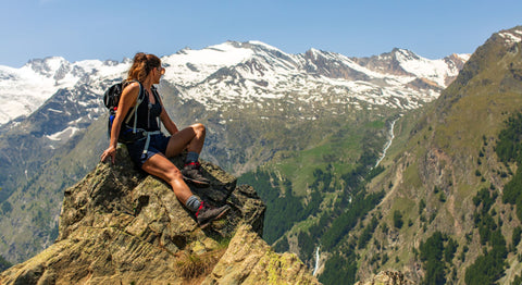 women-hiking-safety-tips