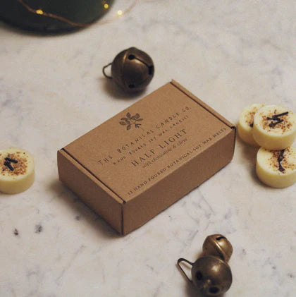 Soy wax melt subscription box from The Botanical Candle Co.