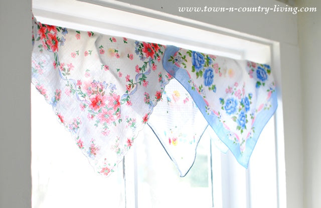 Upcycling DIY Vintage Hankie Curtain Valence