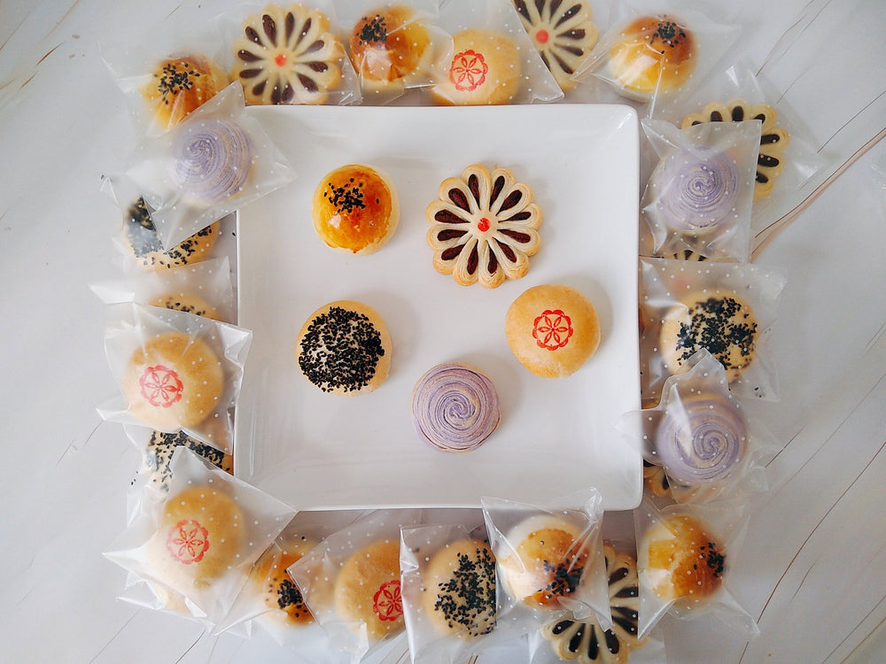 Rainbow Chinese Pastries, Traditional Asian Pastries Mooncakes Gift bo