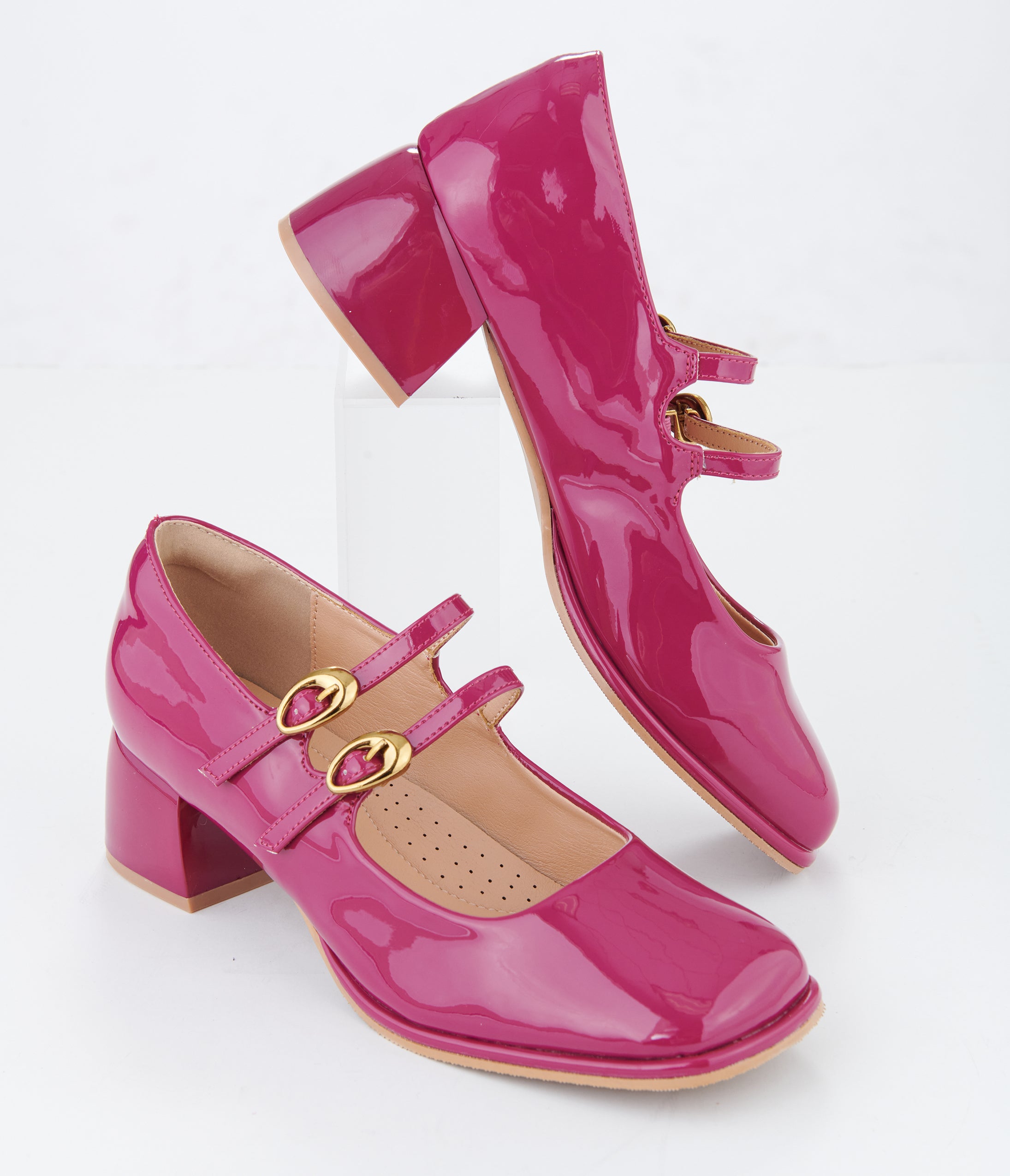 

1960S Magenta Patent Leatherette Sweet Elizabeth Pumps