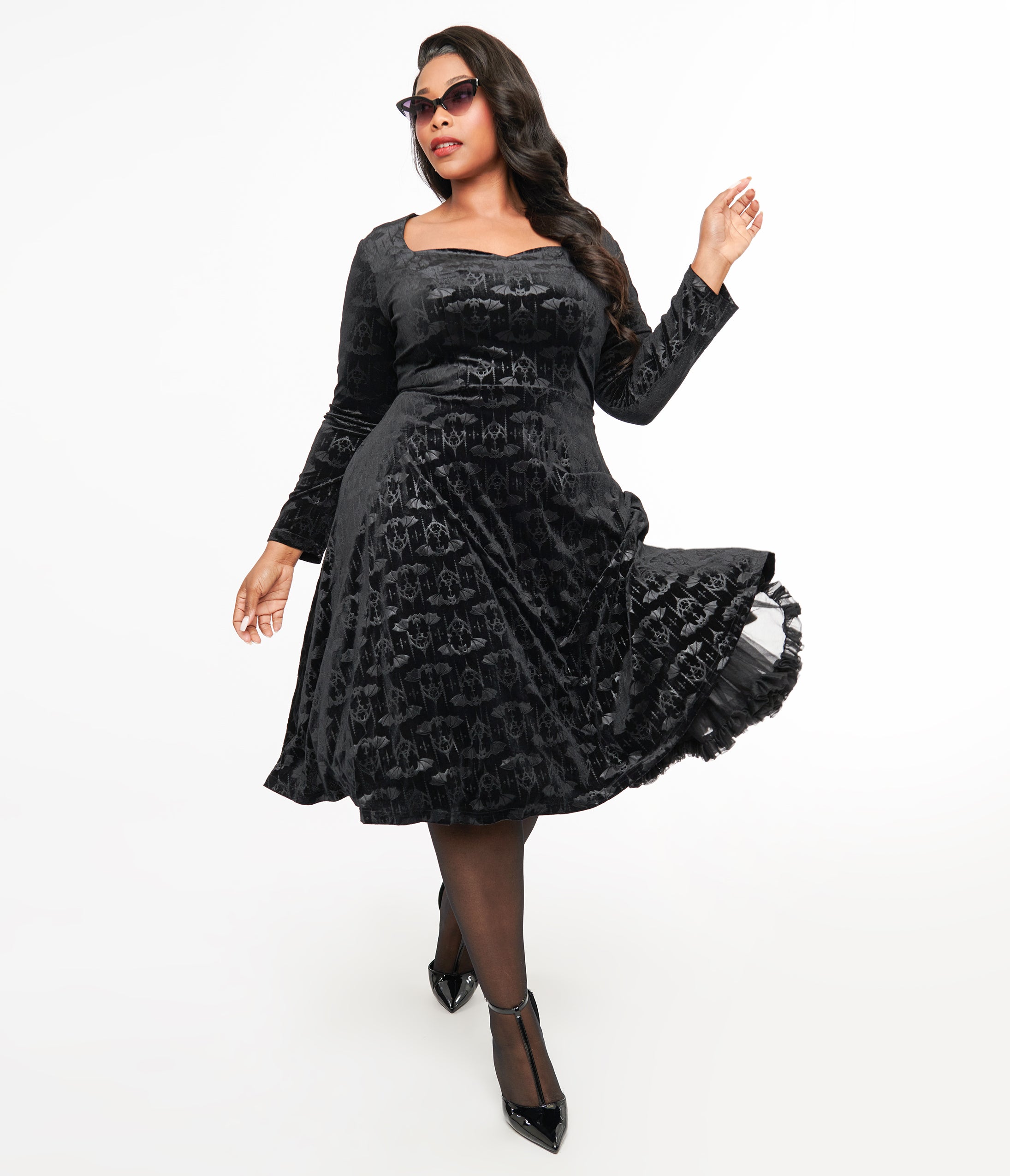 

Plus Size 1950S Black Velvet Bat Print Fit & Flare Dress