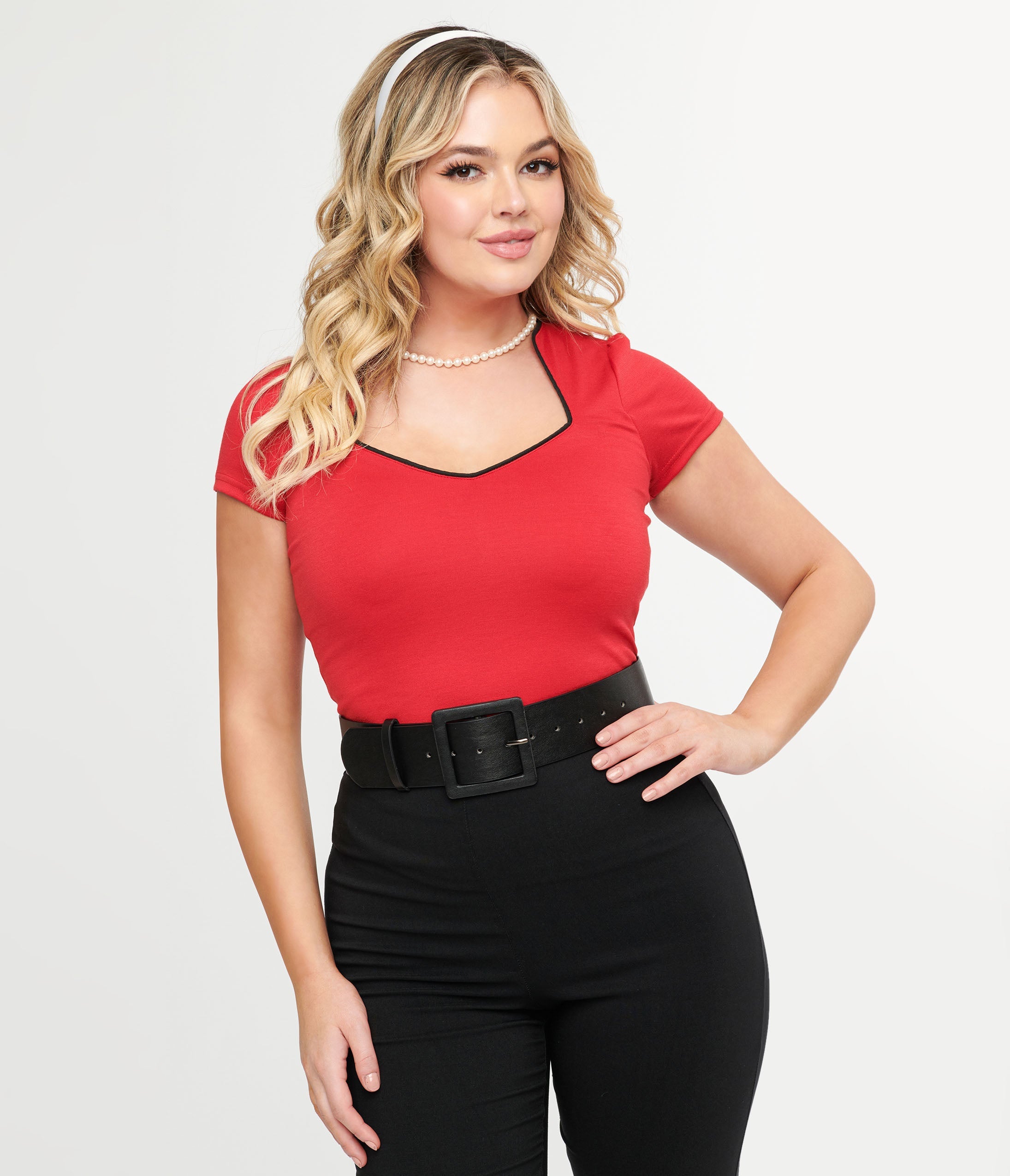 

Steady 1950S Red & Black Piped Sophia Top