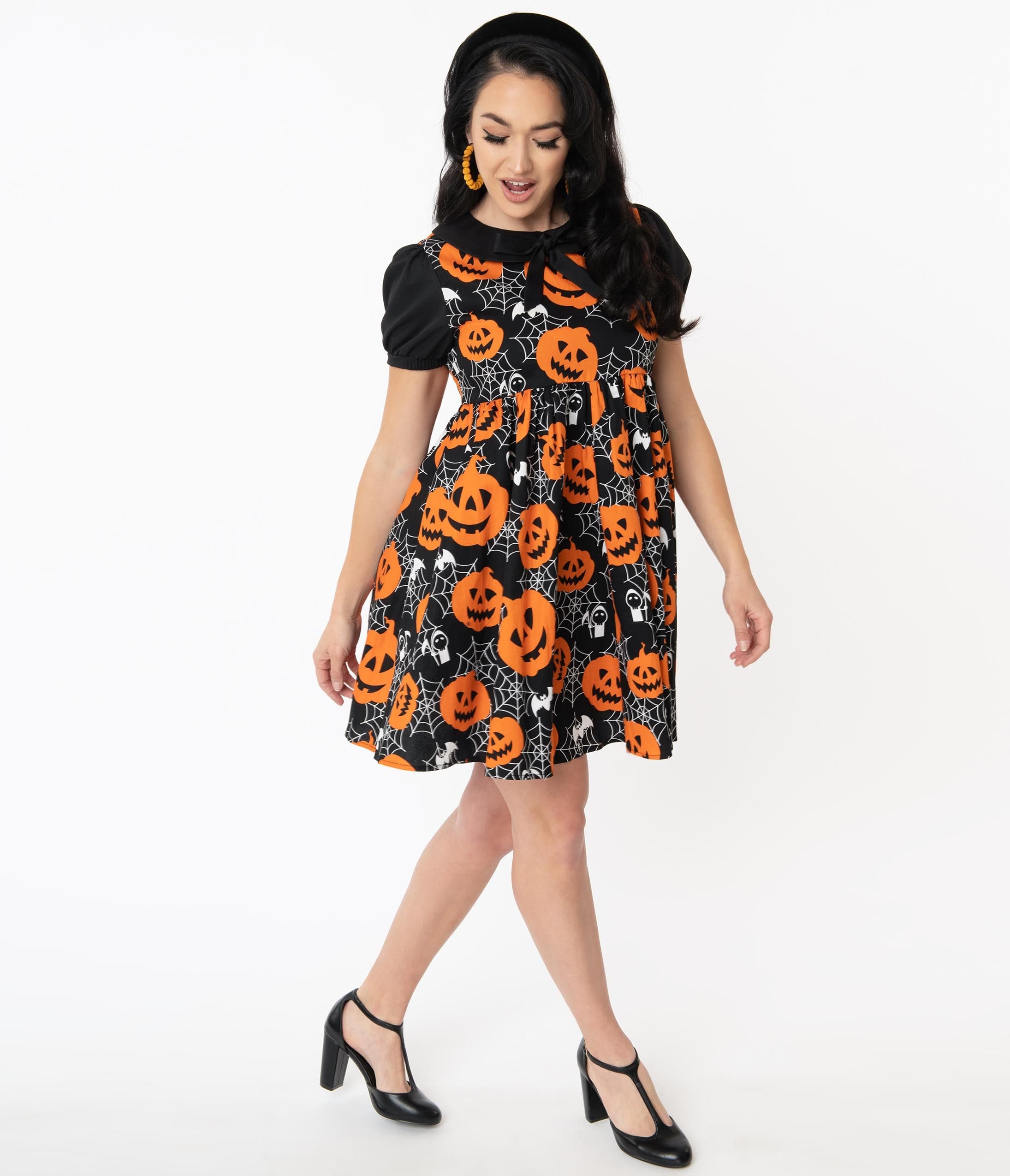 

Unique Vintage Pumpkins & Spiderwebs Arden Babydoll Dress