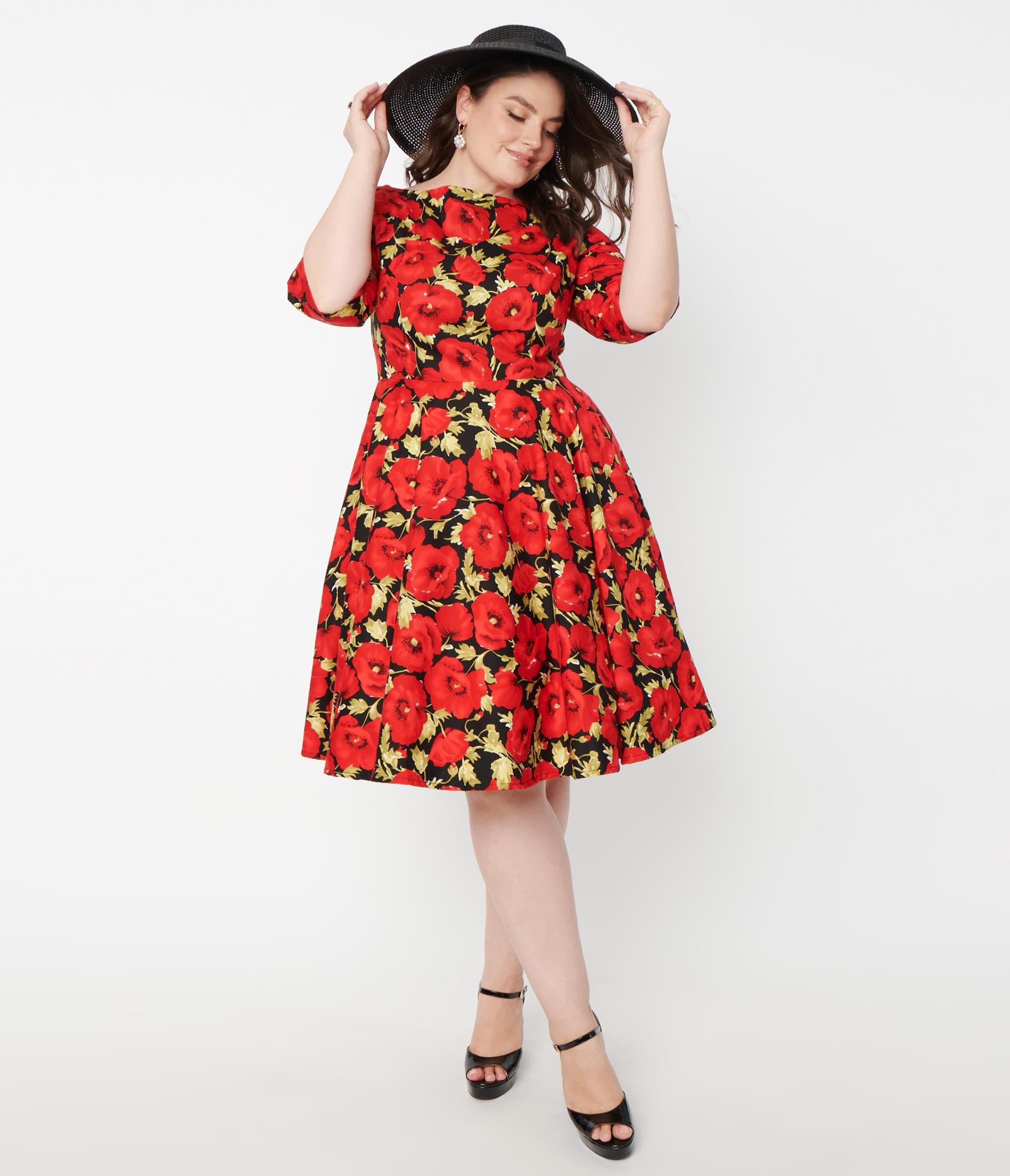 

Magnolia Place Plus Size Black & Red Poppy Floral Print Sleeved Audrey Swing Dress