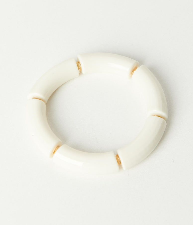 1960s White Acrylic Stretch Bracelet