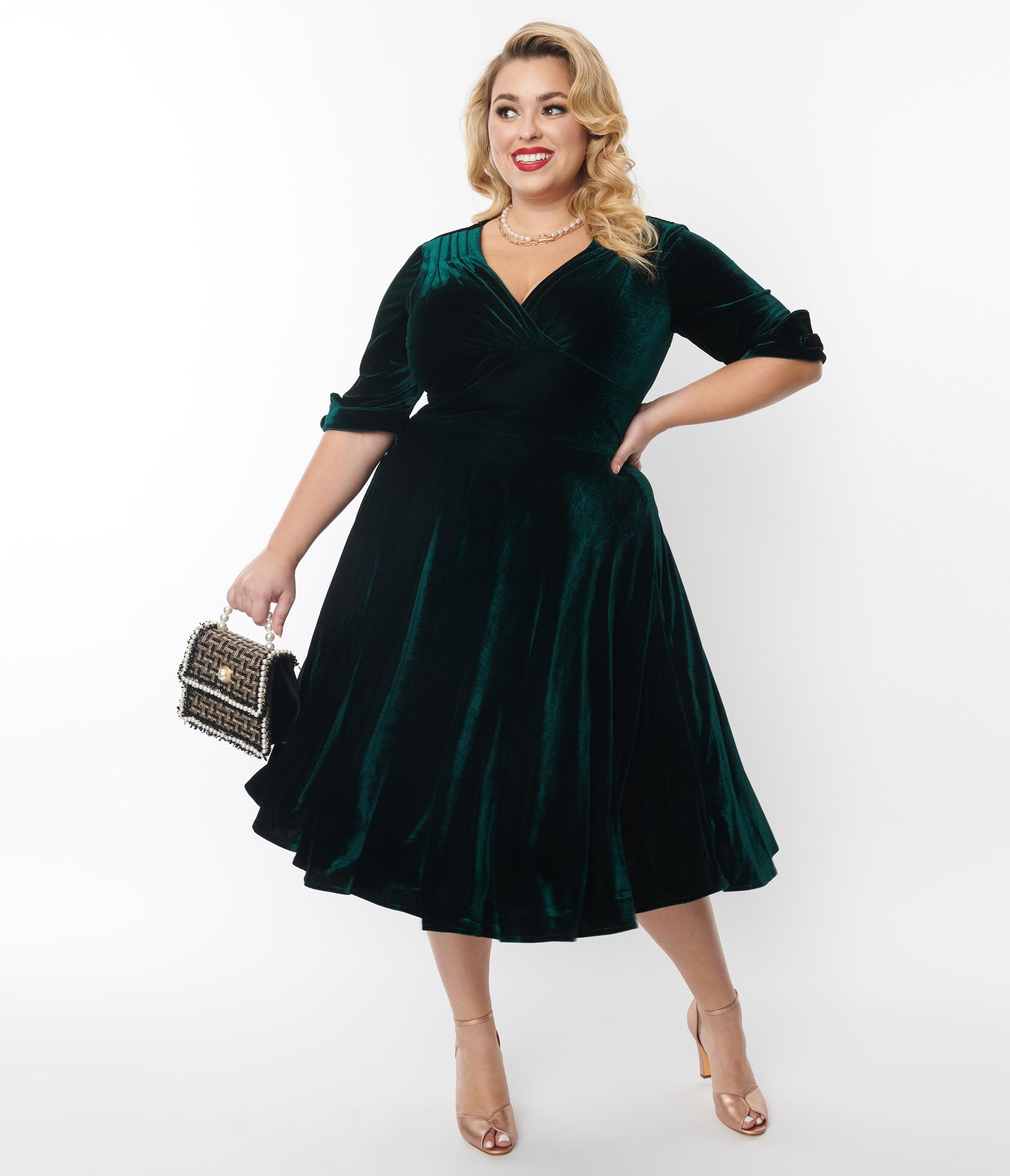 

Unique Vintage Plus Size Emerald Green Velvet Delores Swing Dress