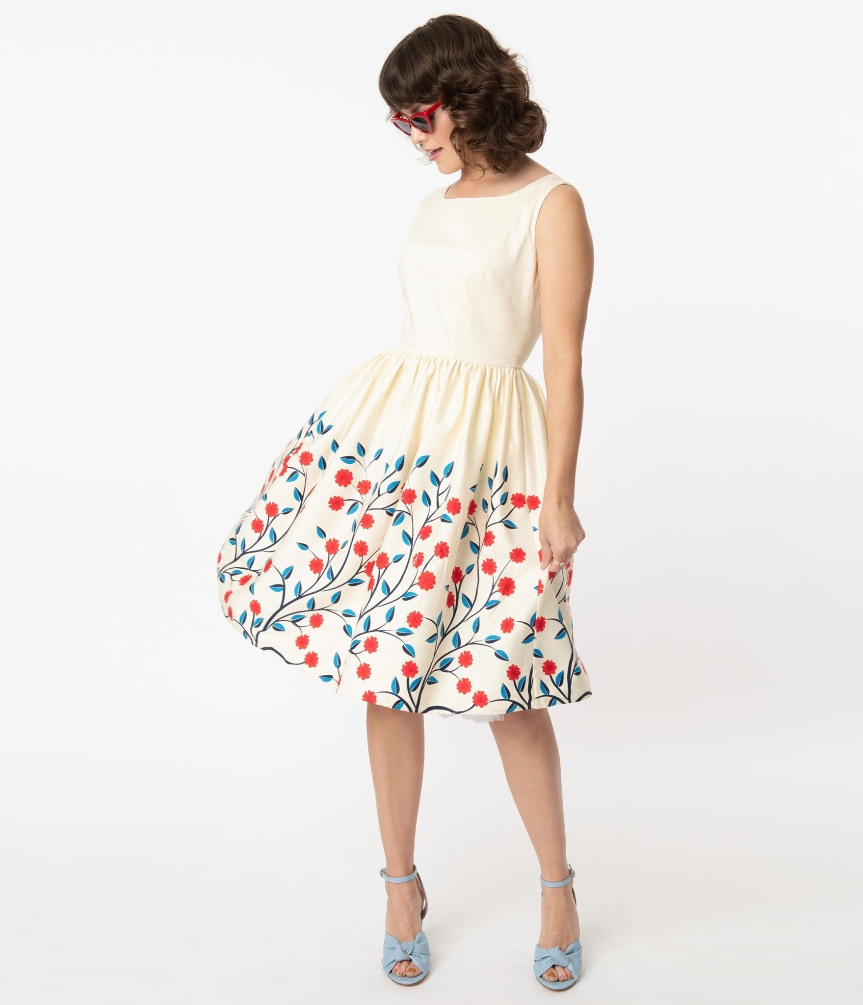 

Collectif Ivory & Red Floral Border Candice Swing Dress