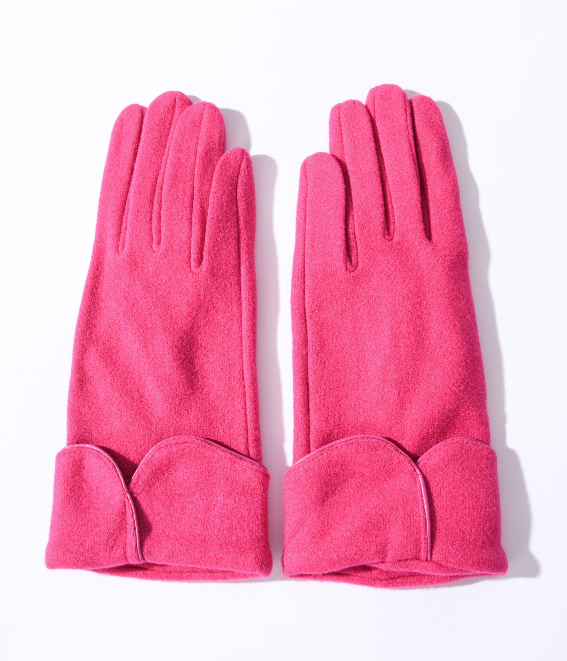 

Fuchsia Scallop Cuffed Gloves