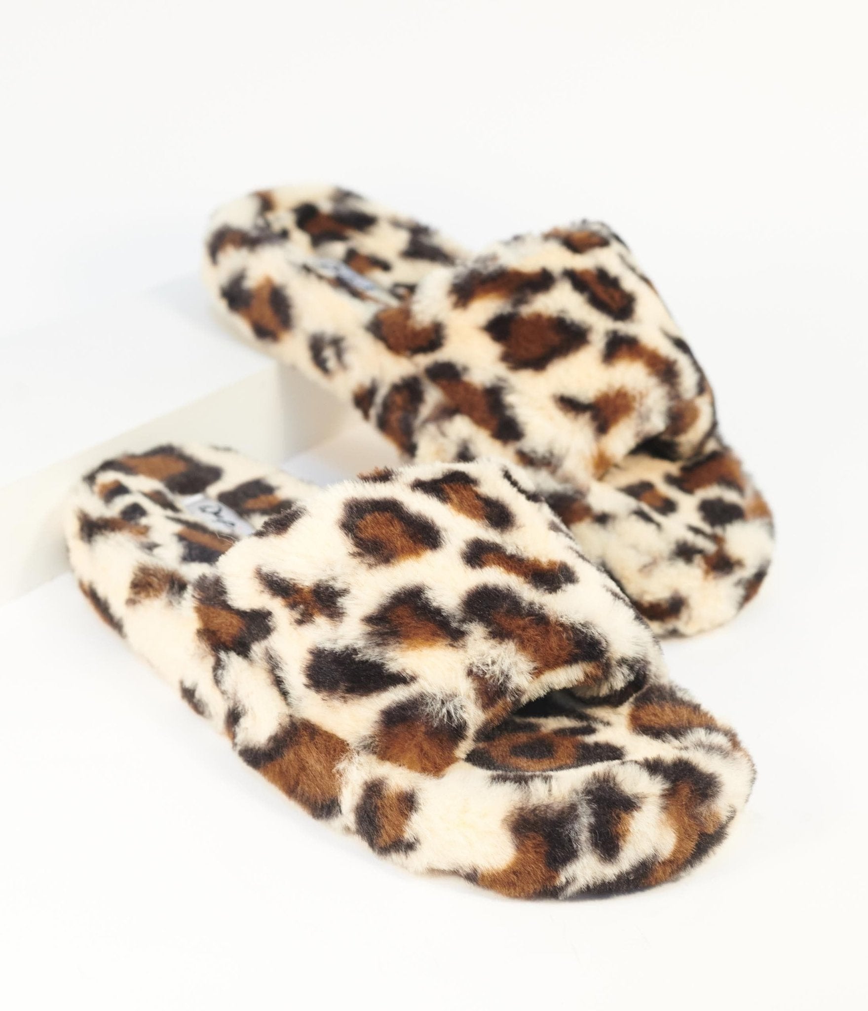 

Leopard Print Fuzzy Slippers