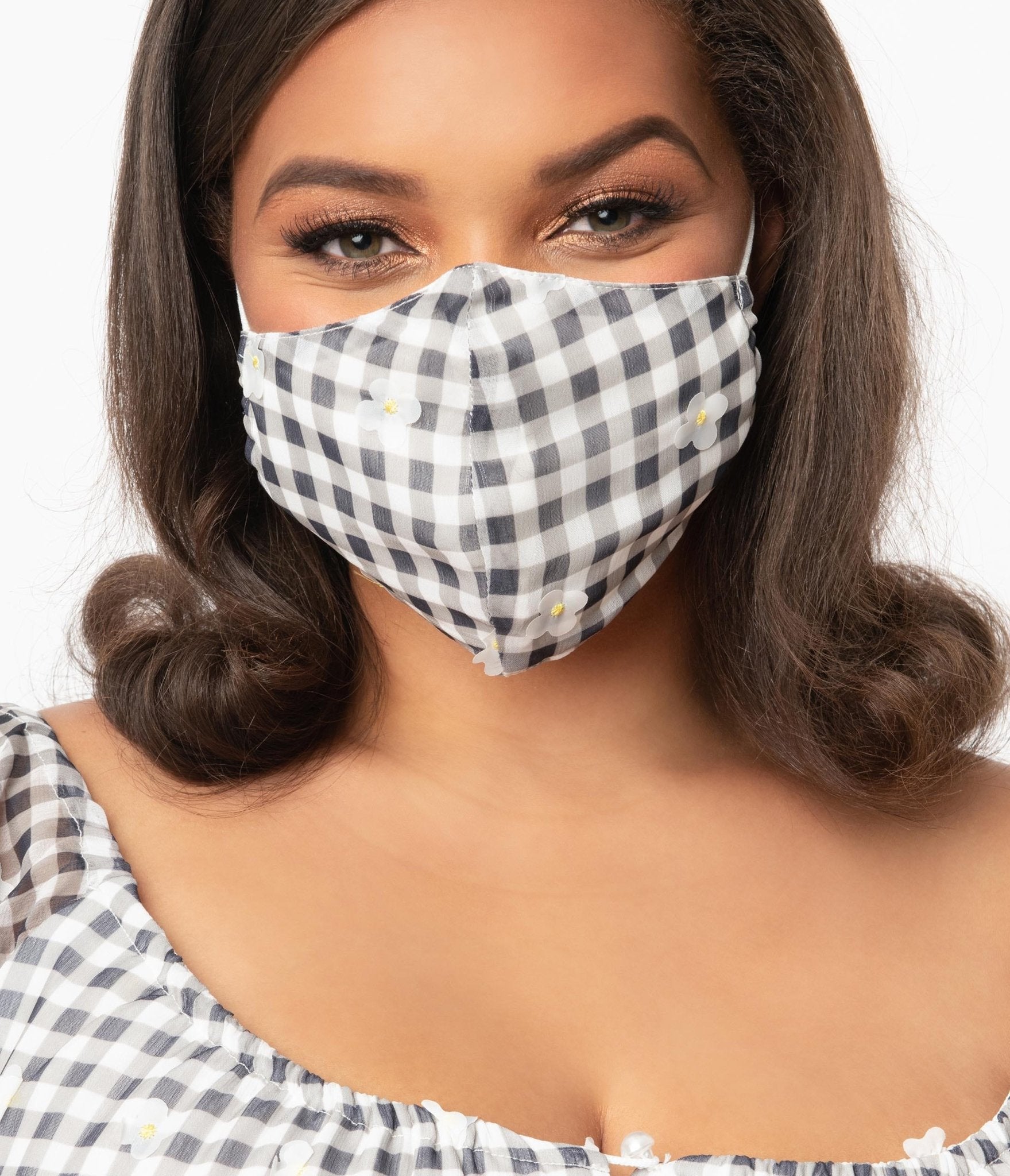 

Magnolia Place Black Gingham & Fabric Daisies Face Mask