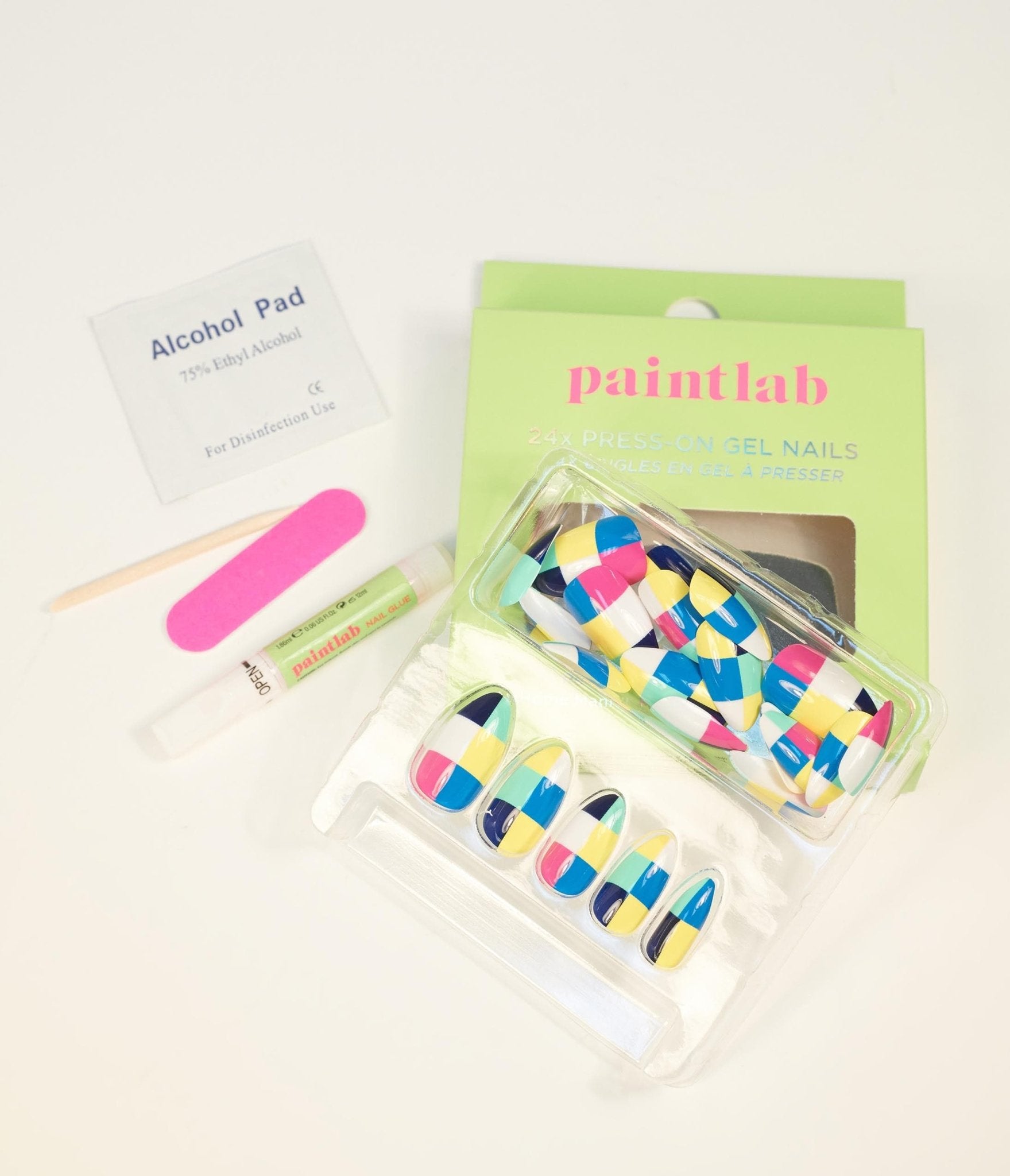 

Multicolor Check Press On Nail Kit
