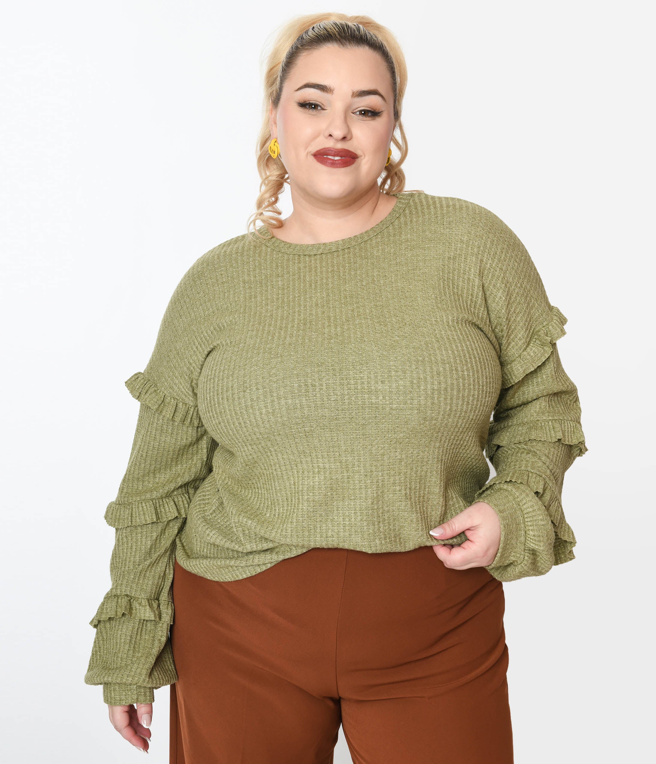 

Plus Size Olive Green Ruffle Trim Ribbed Pullover Sweater