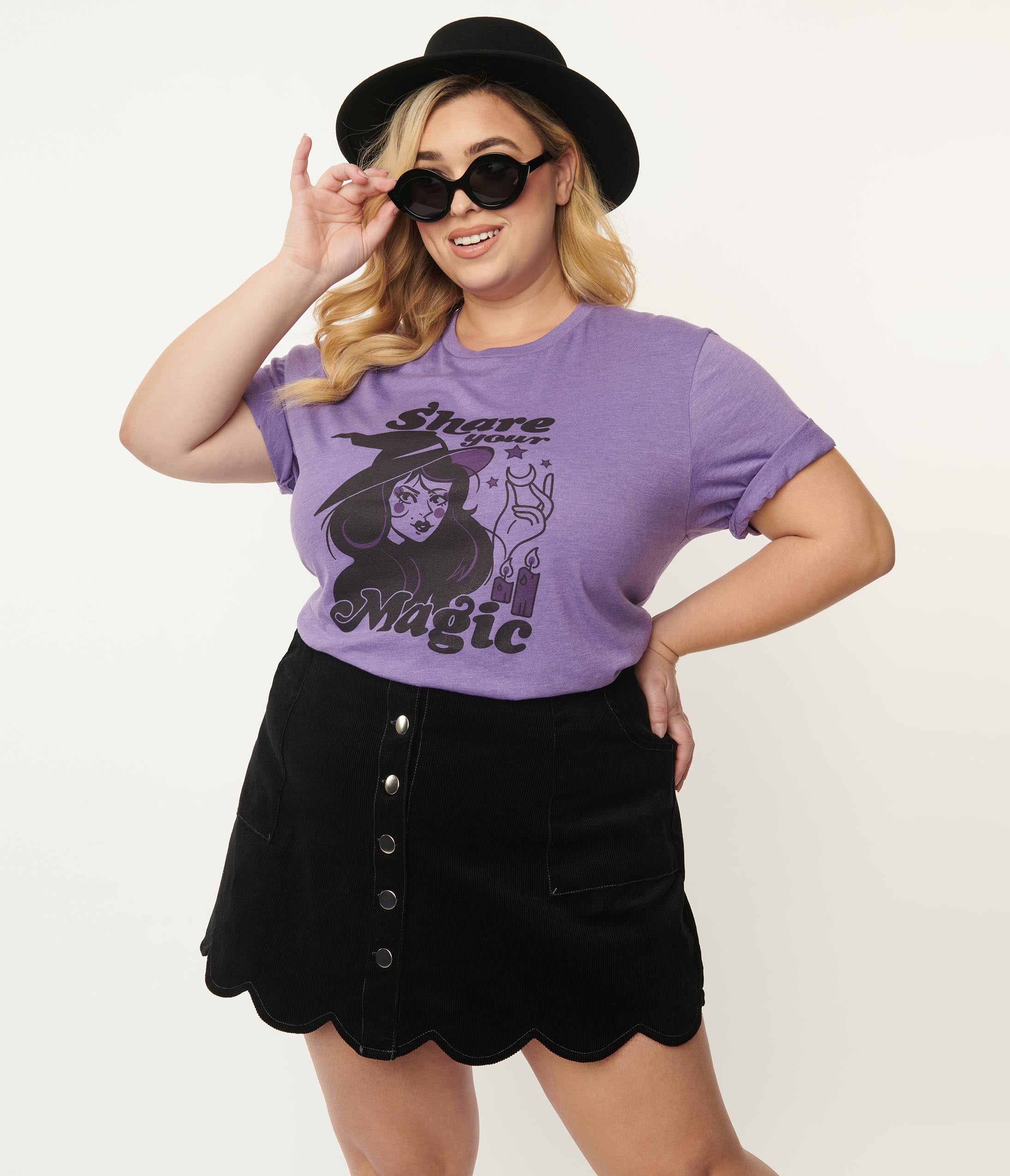 

Plus Size Share Your Magic Unisex Graphic Tee