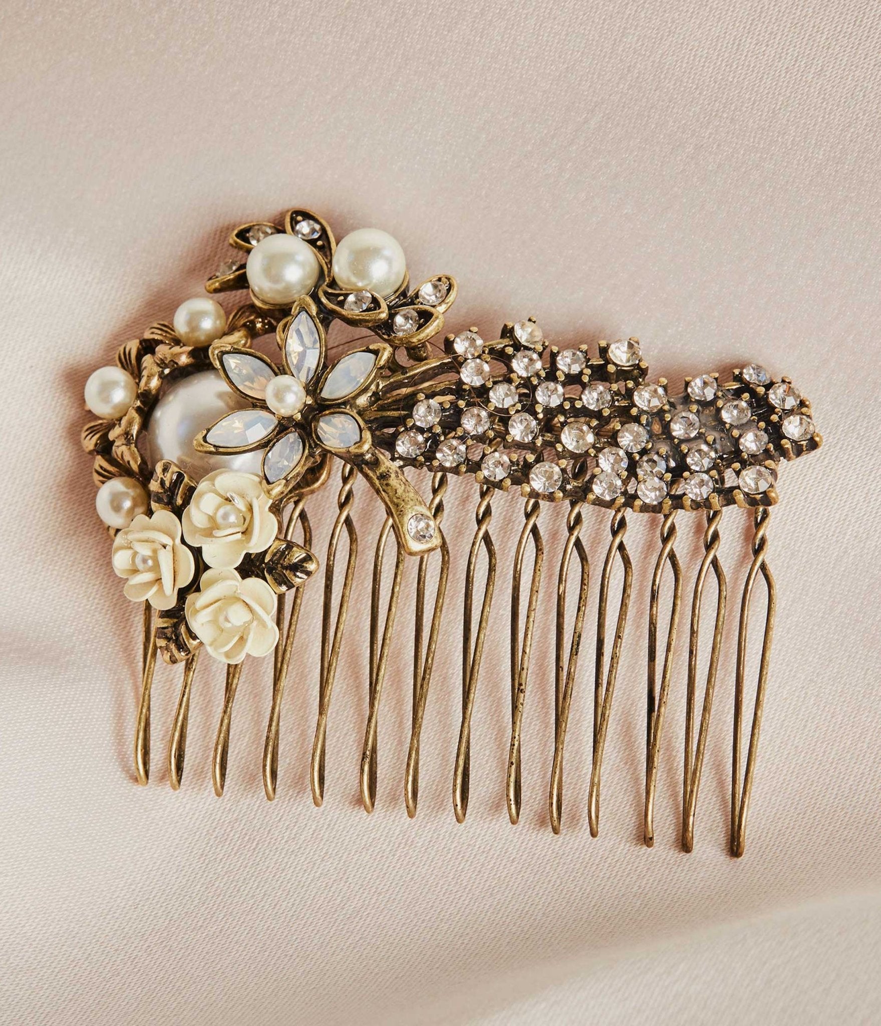 

Rhinestone & Pearl Hair Comb