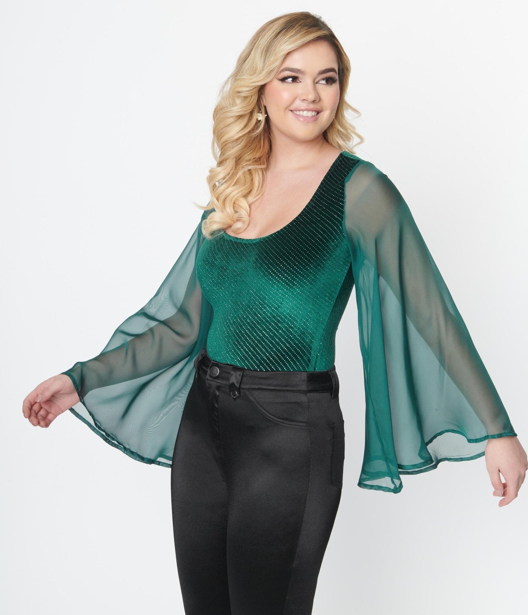 

Smak Parlor Emerald Velvet Bell Sleeve Bodysuit