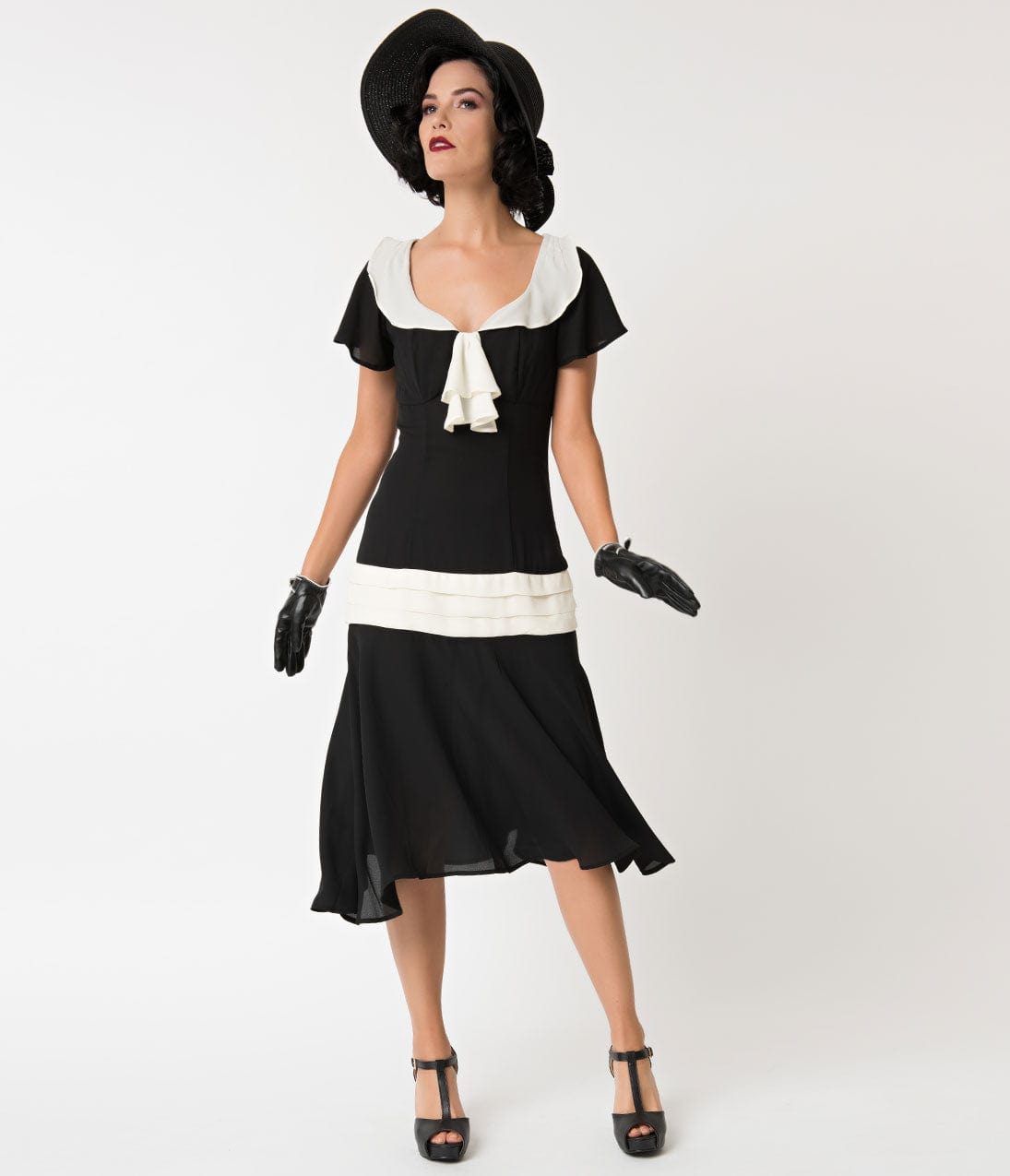1920s Plus Size Flapper Dresses, Gatsby Dresses, Flapper Costumes Unique Vintage 1920S Black  Cream Wilshire Flapper Day Dress $88.00 AT vintagedancer.com
