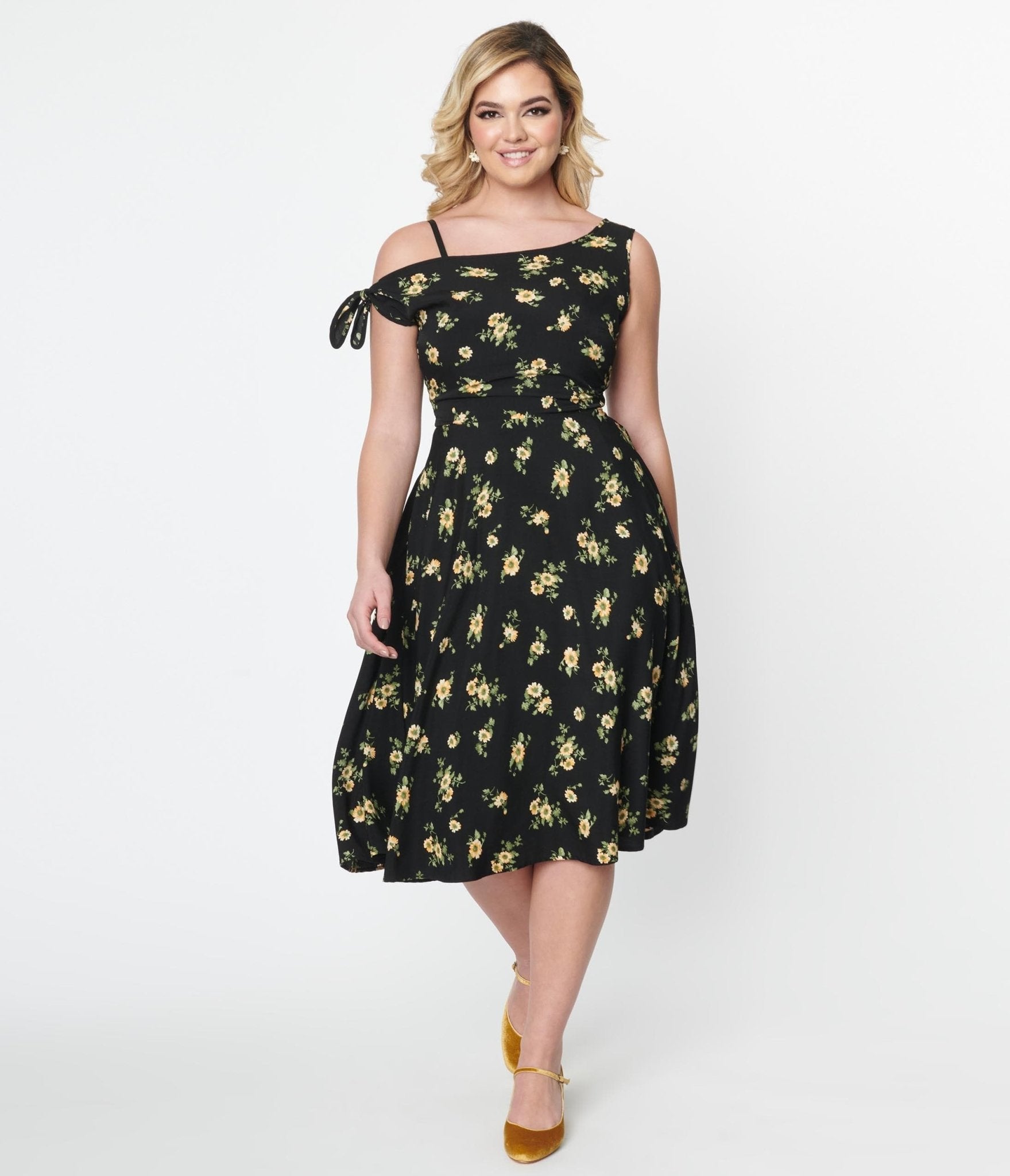 

Unique Vintage 1930S Black & Yellow Floral Bow Tie Swing Dress