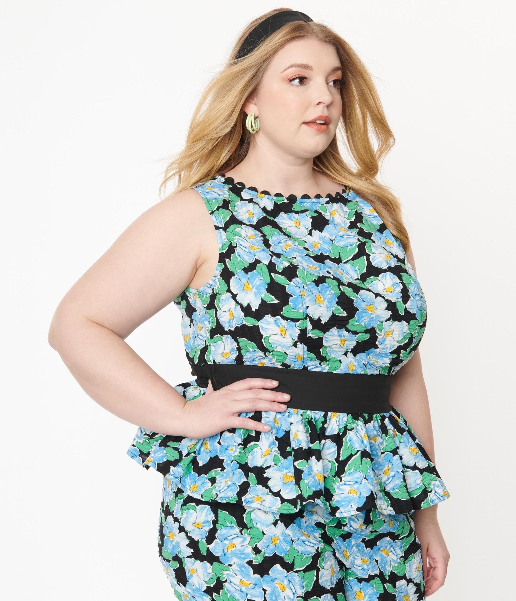 

Unique Vintage Plus Size Black & Blue Floral Honeybun Top