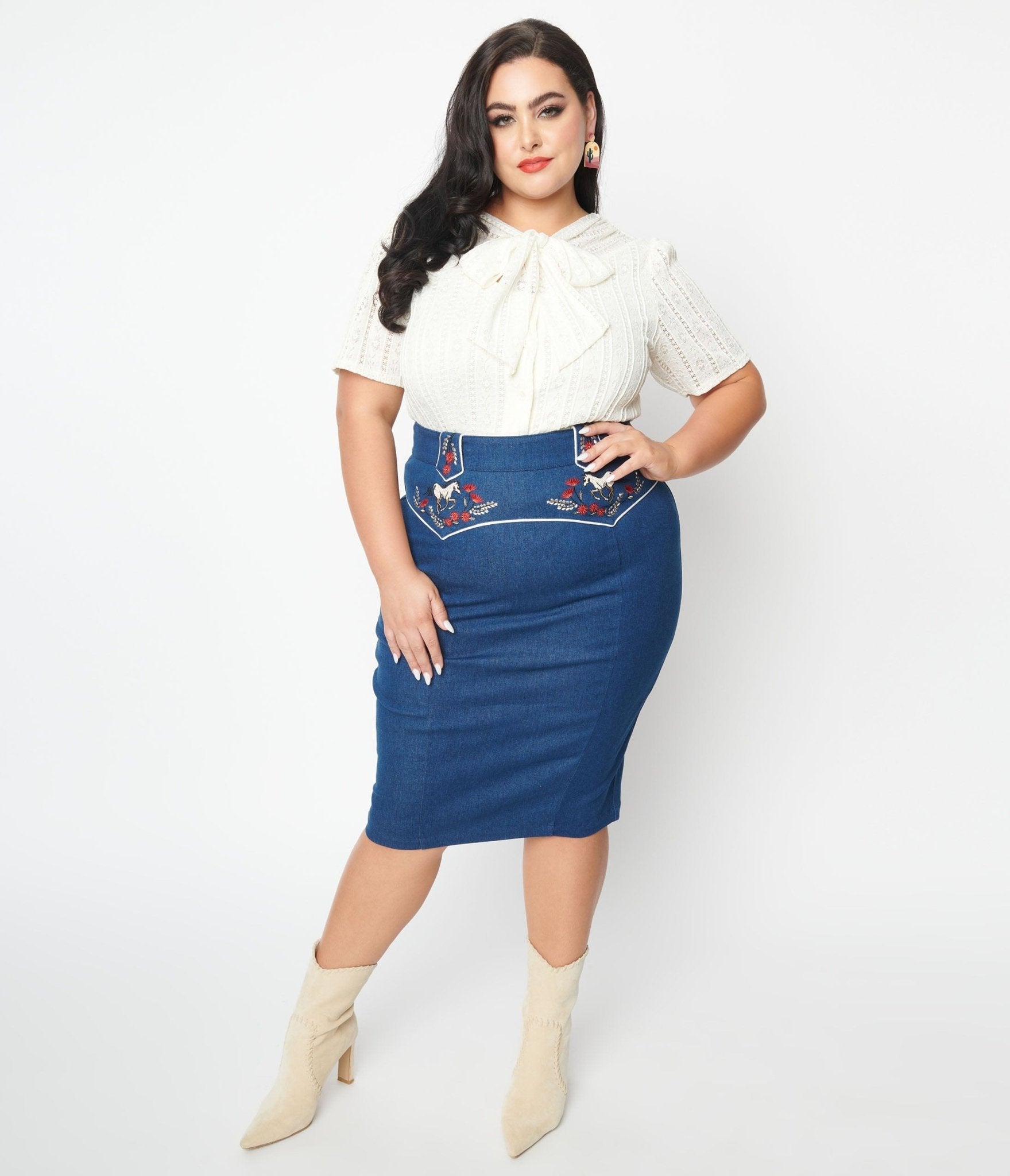 

Unique Vintage Plus Size Blue Denim Western Embroidered Wiggle Skirt