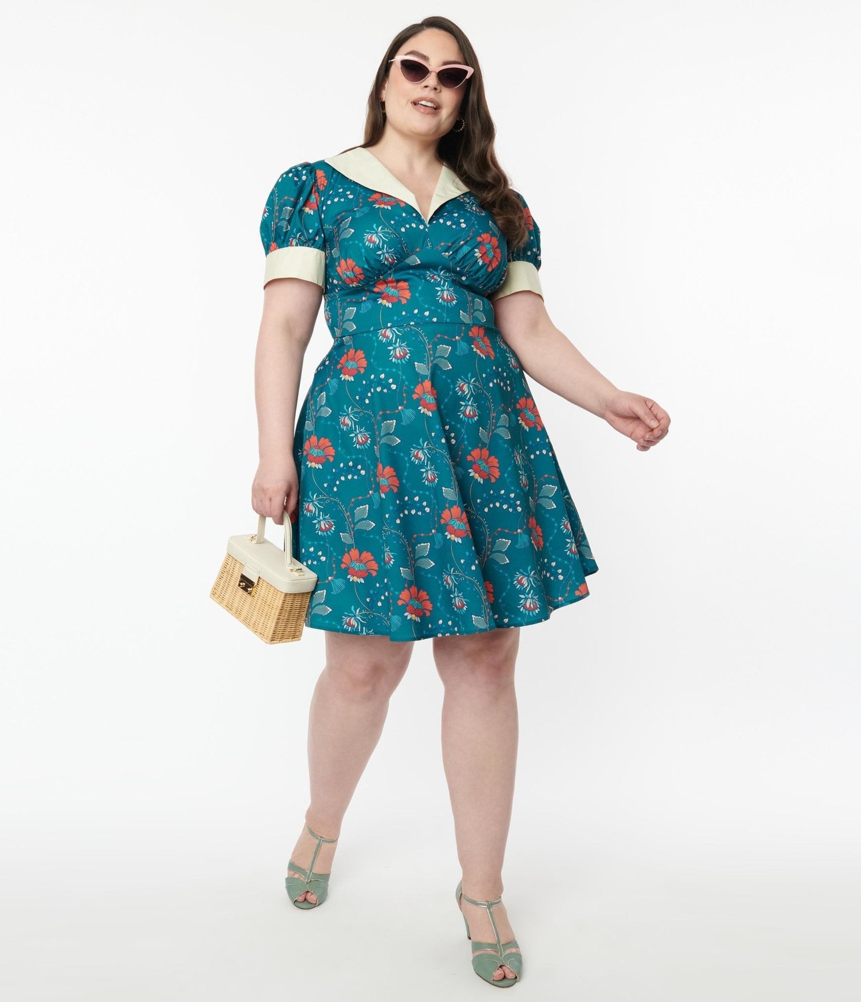 

Unique Vintage Plus Size 1940S Teal & Red Floral Chain Print Swing Dress