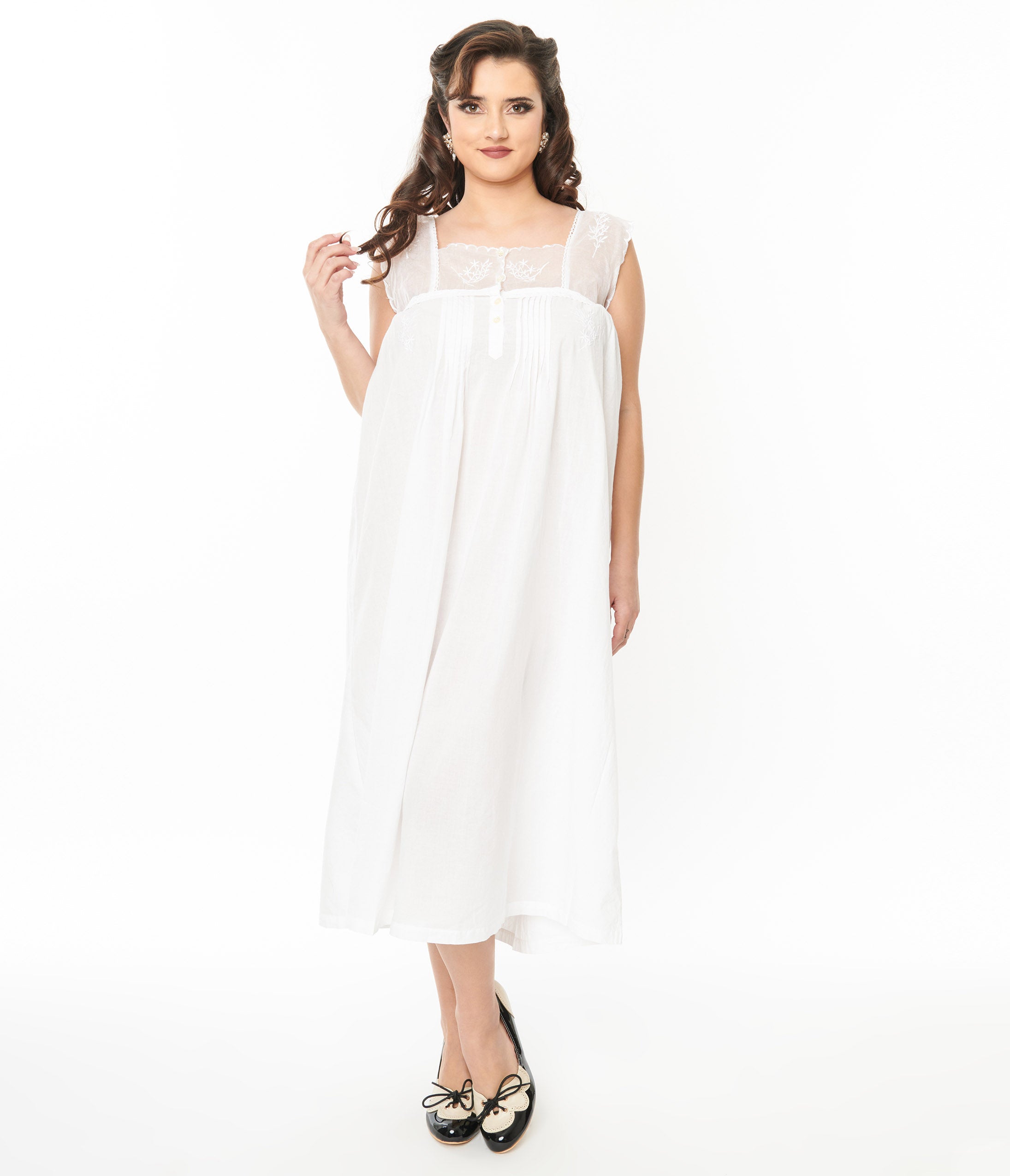 

White Mary Nightgown