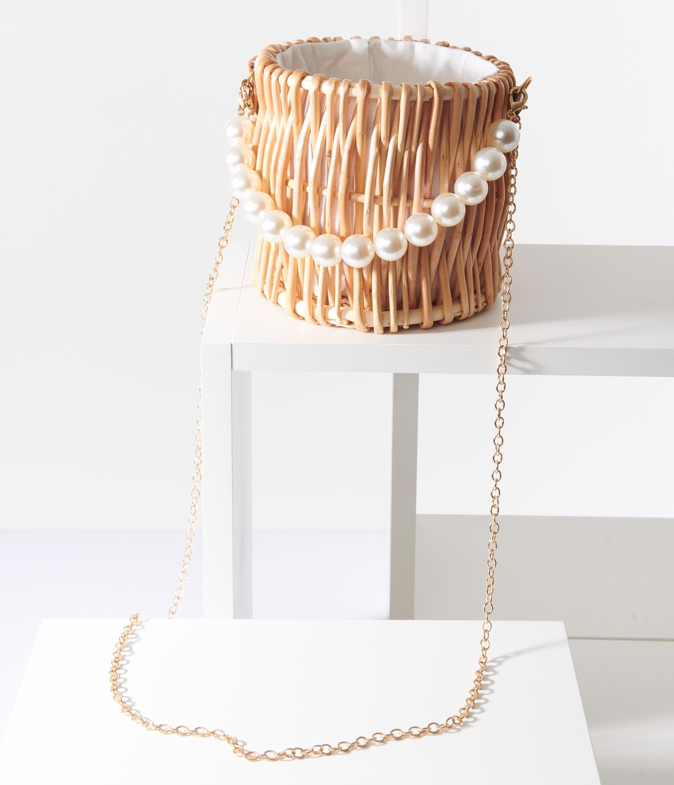 

White Pearl & Rattan Basket Handbag