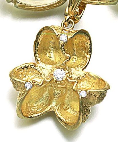 Cottonseed Pendant in Yellow Gold with Diamonds