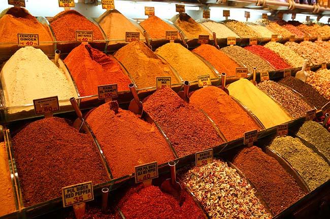 Spices, roots, leaves,seeds,such as parts of plants are sometimes as fresh,sometimes dried,powdered, processed, processed, used and food materials used to add smell and taste to food.