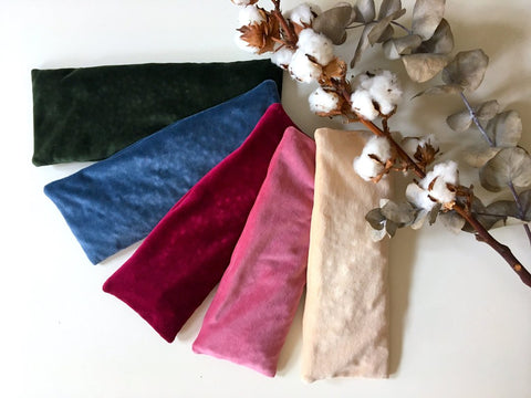 Sustainable cherry stone pillows made from organic cotton velvet