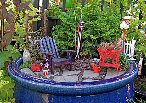 July 4th Patriotic Miniature Garden