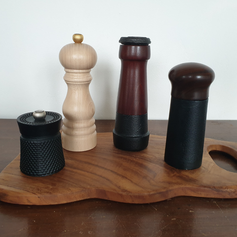 Mini Salt and Pepper Grinder Set, Small Tiny Adjustable Coarseness Ceramic  Salt Grinder with Funnel and Bag Portable Handy Spice Pepper Mill Shaker