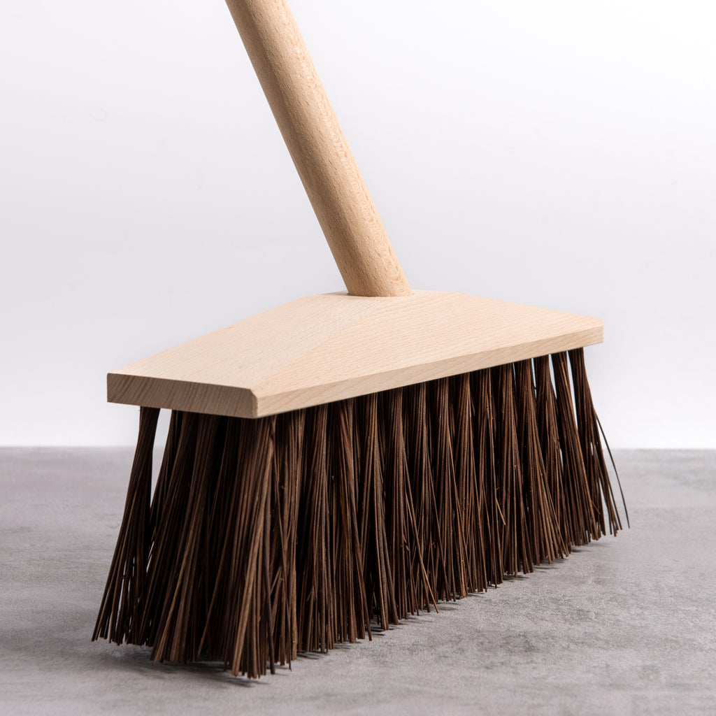 Daft ultimate durable outdoor broom